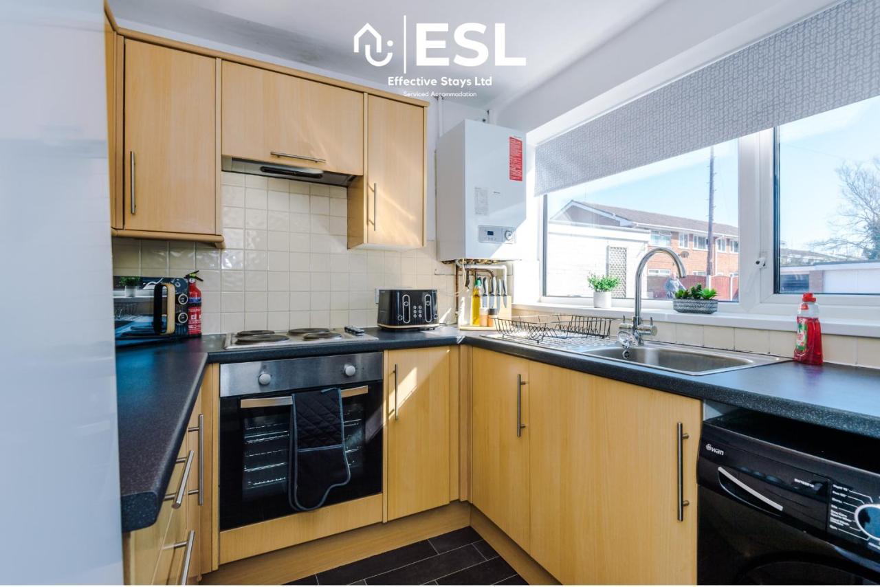 3 Bedroom House With Garden And Driveway Parking - Less Than 10 Mins From Chester City Centre Exterior foto