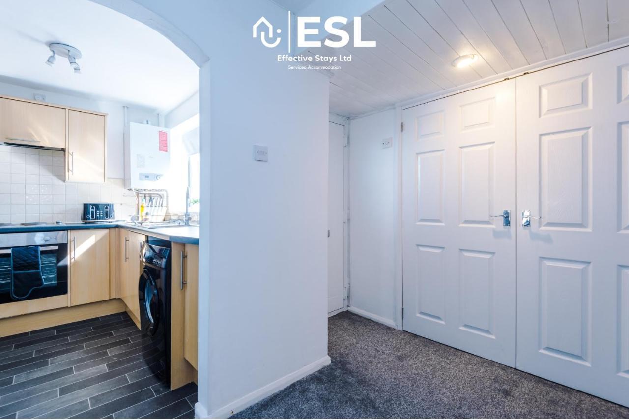 3 Bedroom House With Garden And Driveway Parking - Less Than 10 Mins From Chester City Centre Exterior foto
